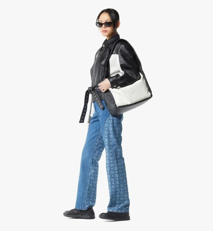 Aren Shoulder Bag in Lambskin Aren Shoulder Bag in Lambskin